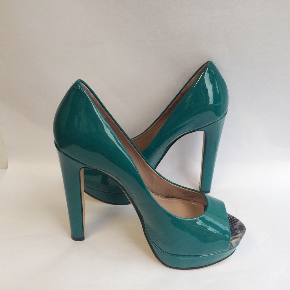 Vince Camuto Aqua Blue Patent Leather Peep Heels
